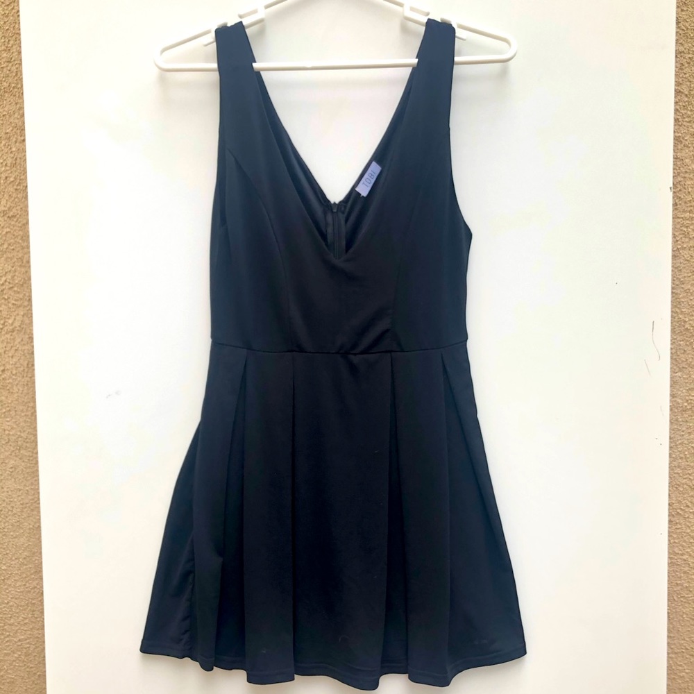 Tobi Size Small Black Low Cut dress